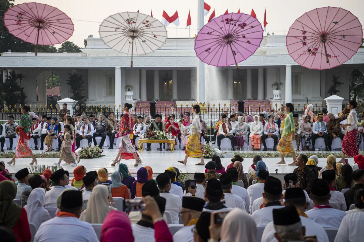Pagelaran Peragaan Busana Kebaya di Istana 
